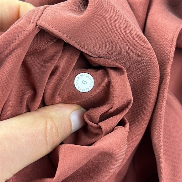 Lululemon Noir Short 5.5" Rustic Clay - Picture 8 of 8